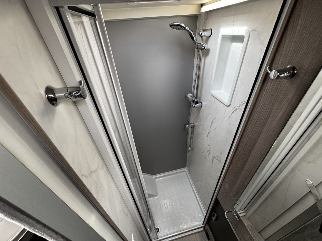 Swift Escape Hi Style 640 2023