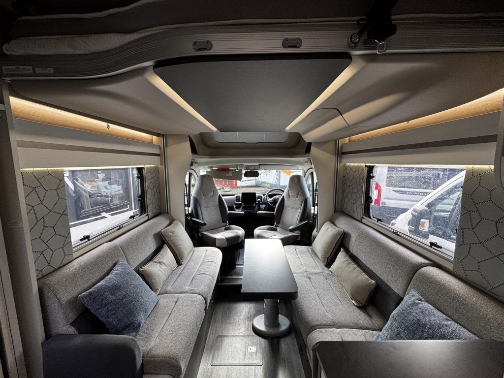 Swift Escape Hi Style 640 2023