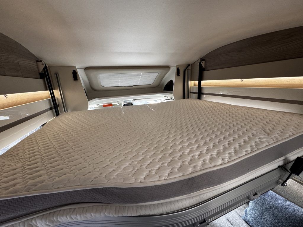Swift Escape Hi Style 640 2023