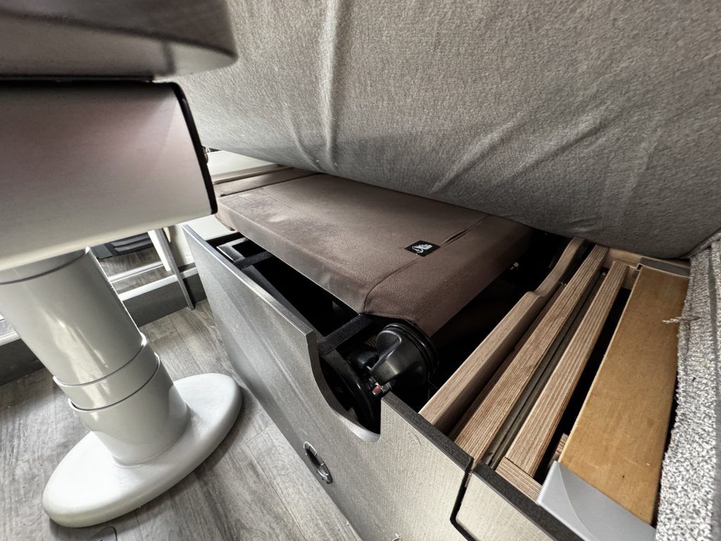 Swift Escape Hi Style 640 2023