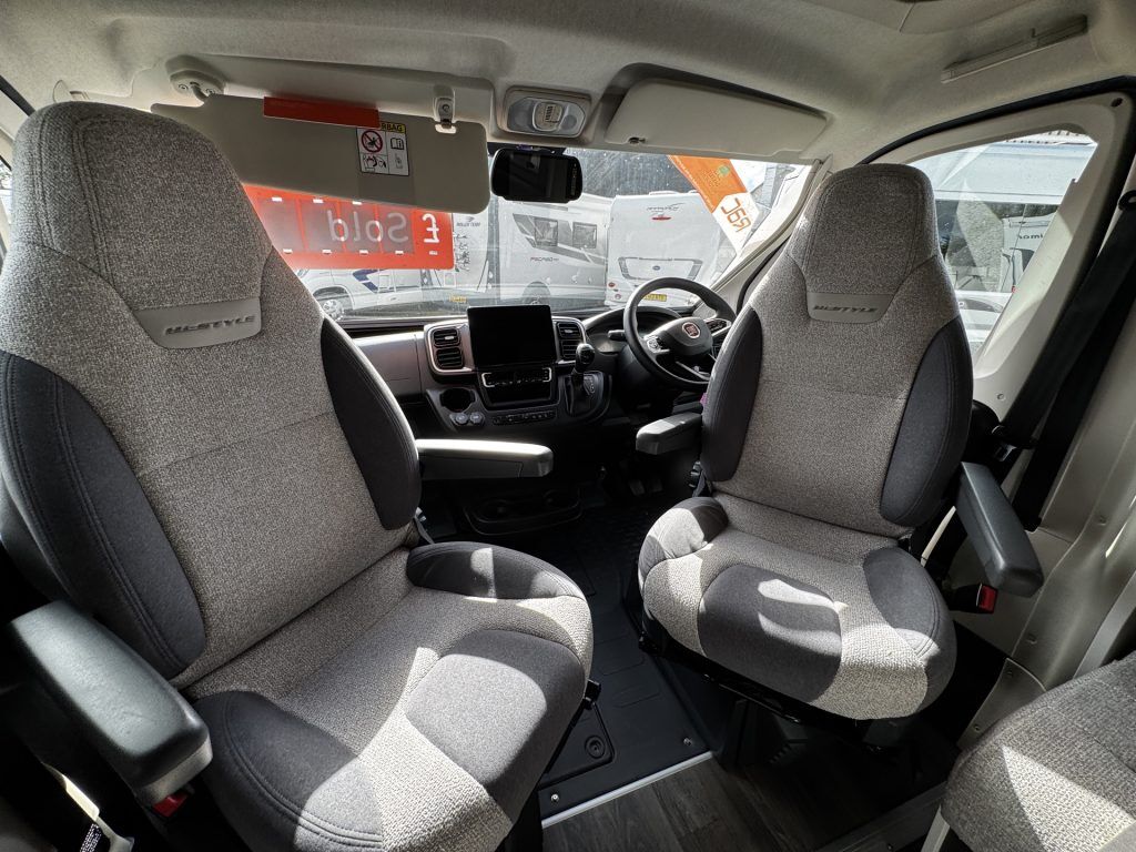 Swift Escape Hi Style 640 2023