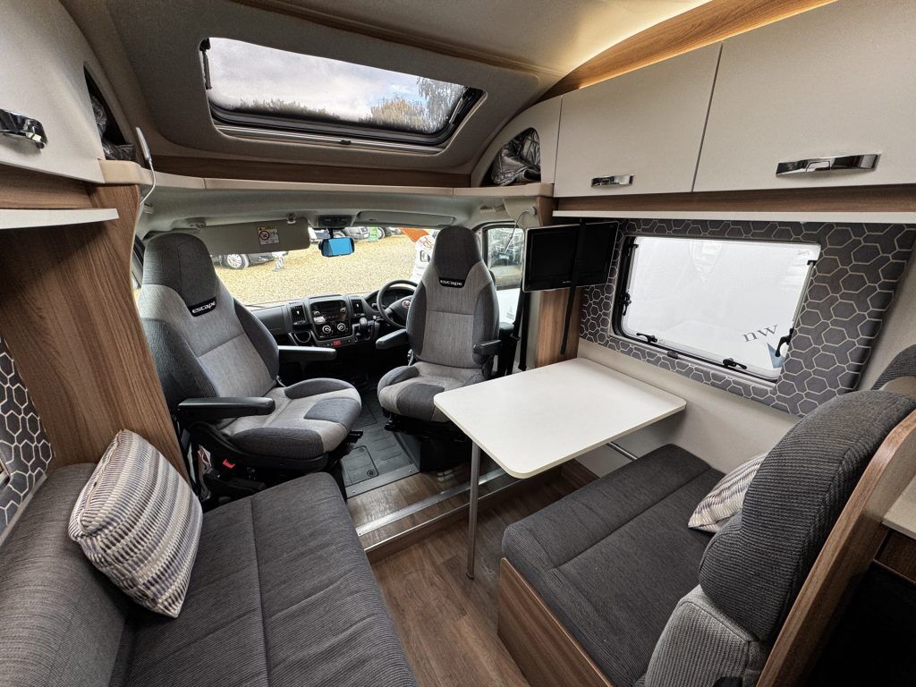 Swift Escape 664 2018