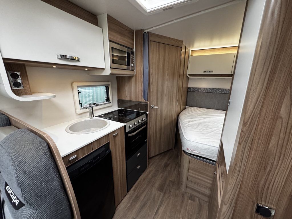 Swift Escape 664 2018