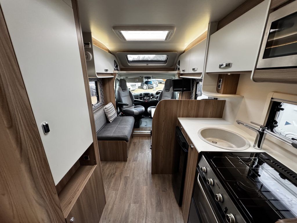 Swift Escape 664 2018