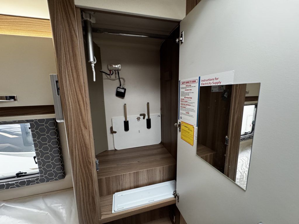 Swift Escape 664 2018