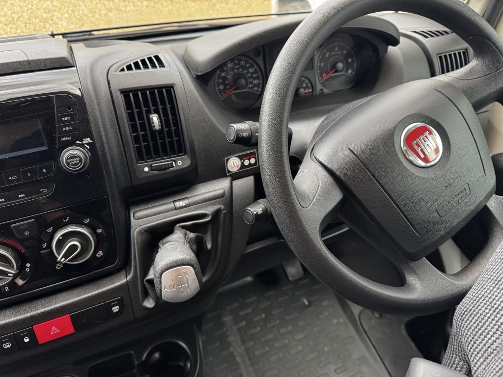 Swift Escape 664 2018
