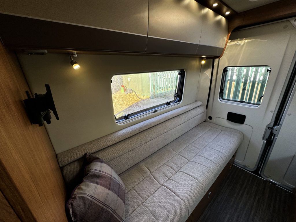 Auto-Trail V-Line 610