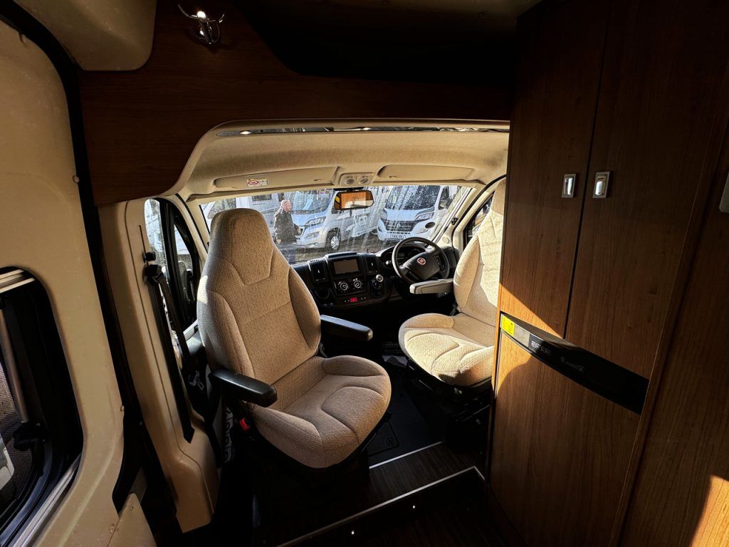 Auto-Trail V-Line 610