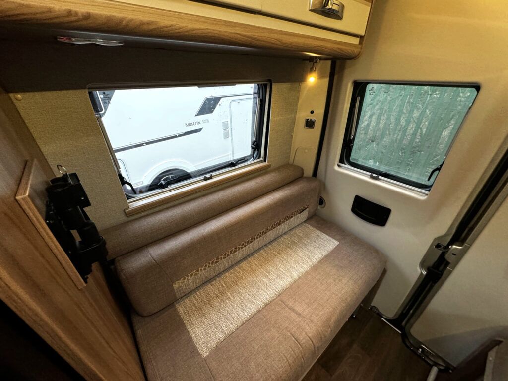 Swift Champagne 184