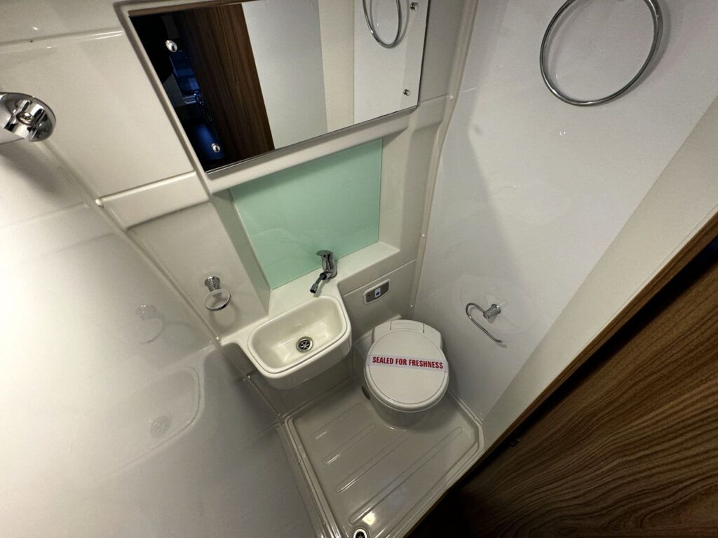 Swift Champagne 184