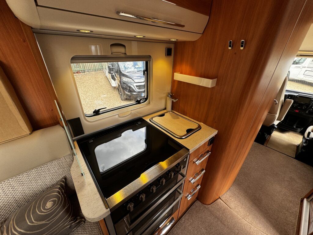 Hymer B534DL