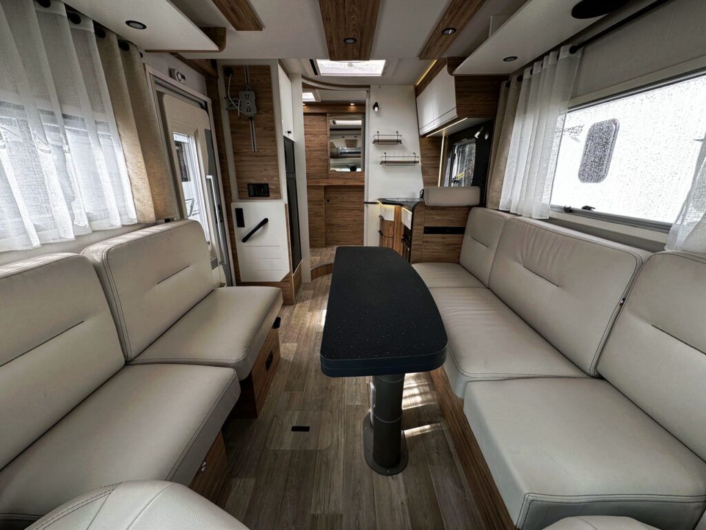 Pilote Evidence P696