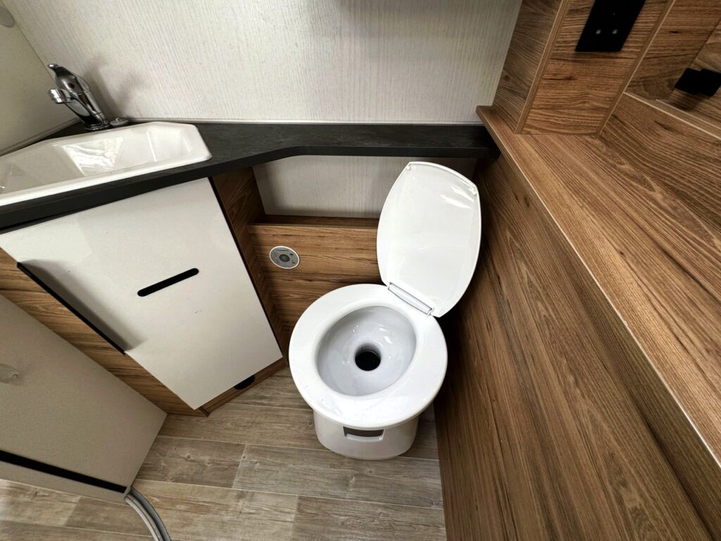 Pilote Evidence P696