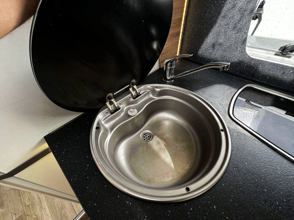 Pilote Evidence P696