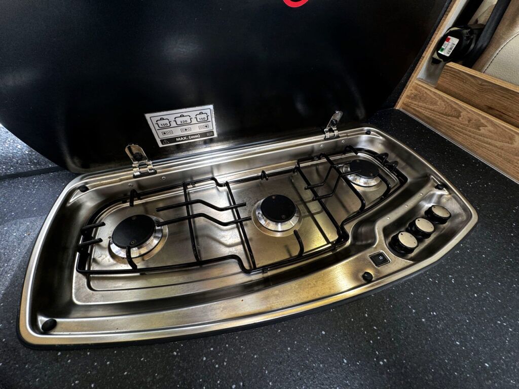 Pilote Evidence P696