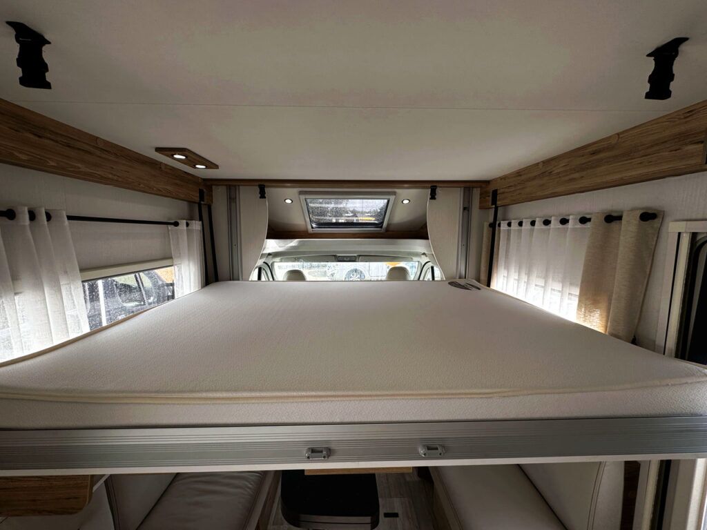 Pilote Evidence P696