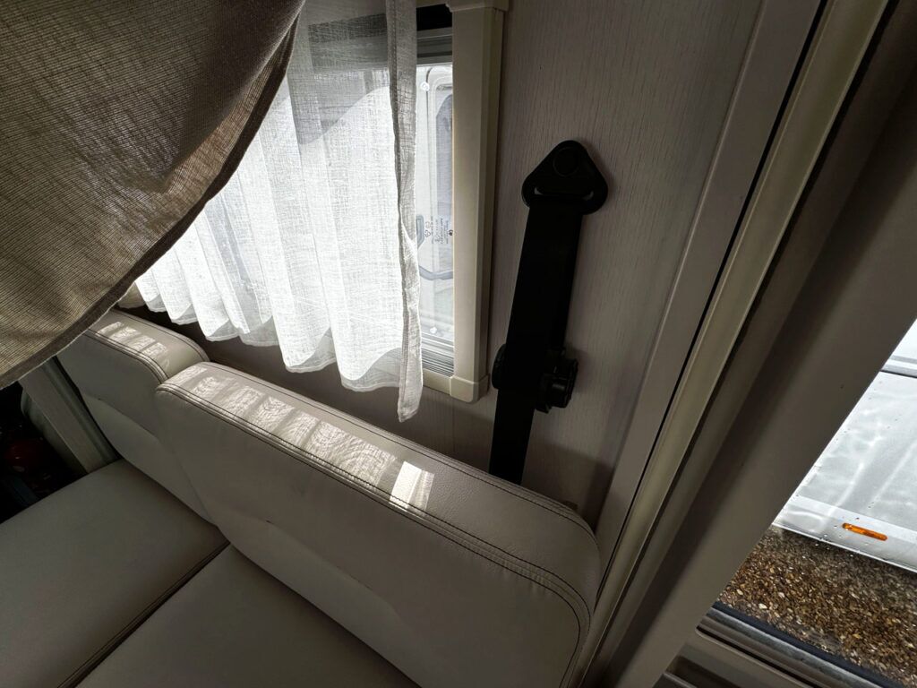 Pilote Evidence P696