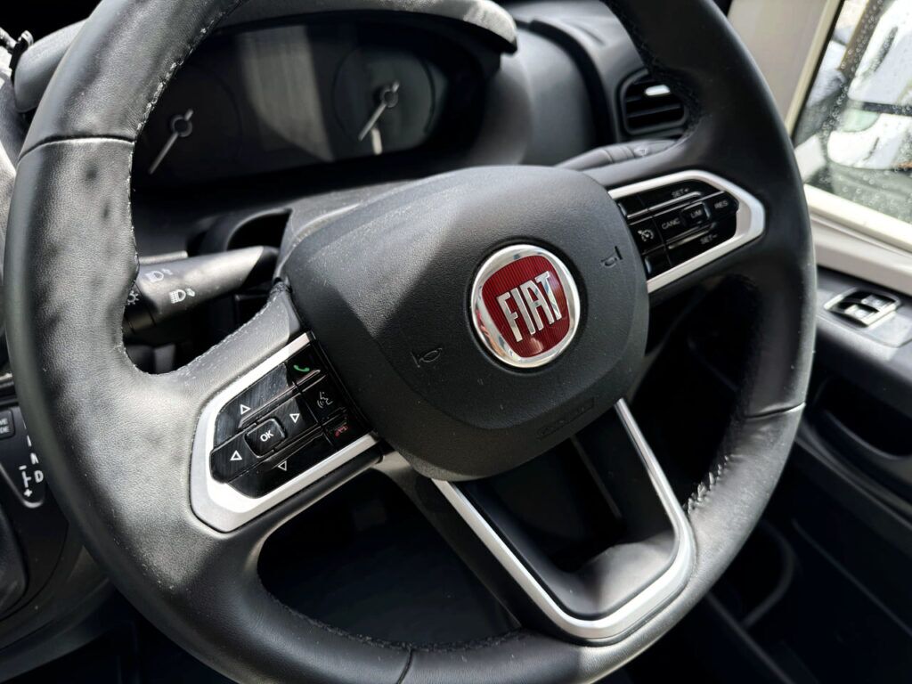 Pilote Evidence P696