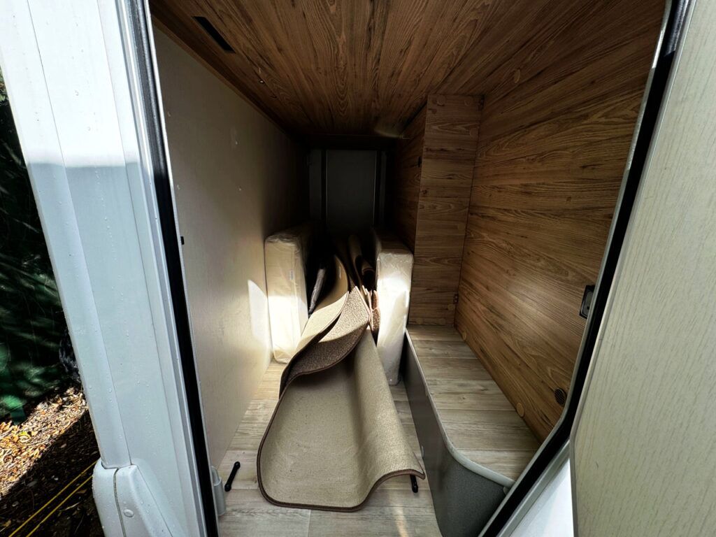 Pilote Evidence P696