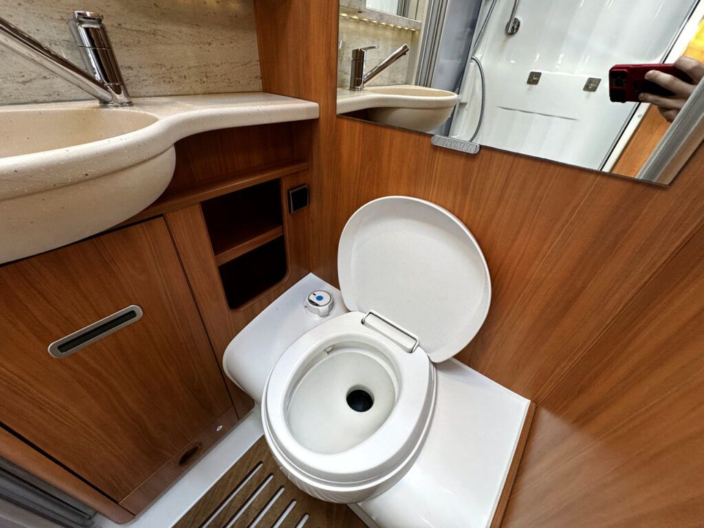 Hymer B588 DL