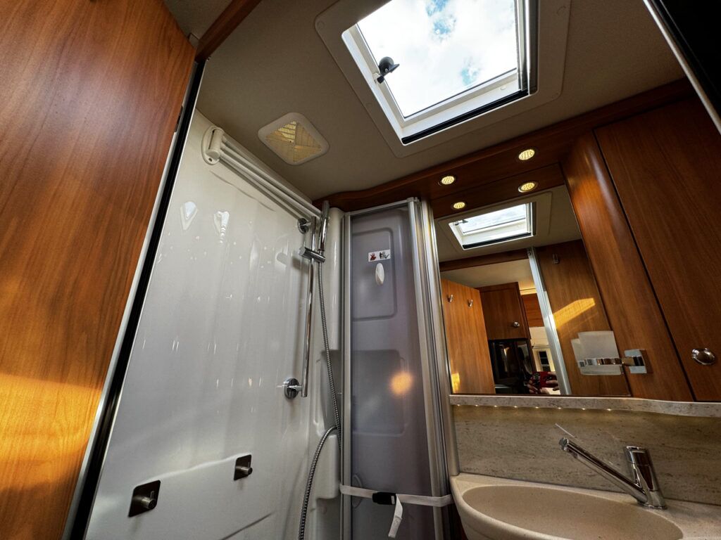 Hymer B588 DL