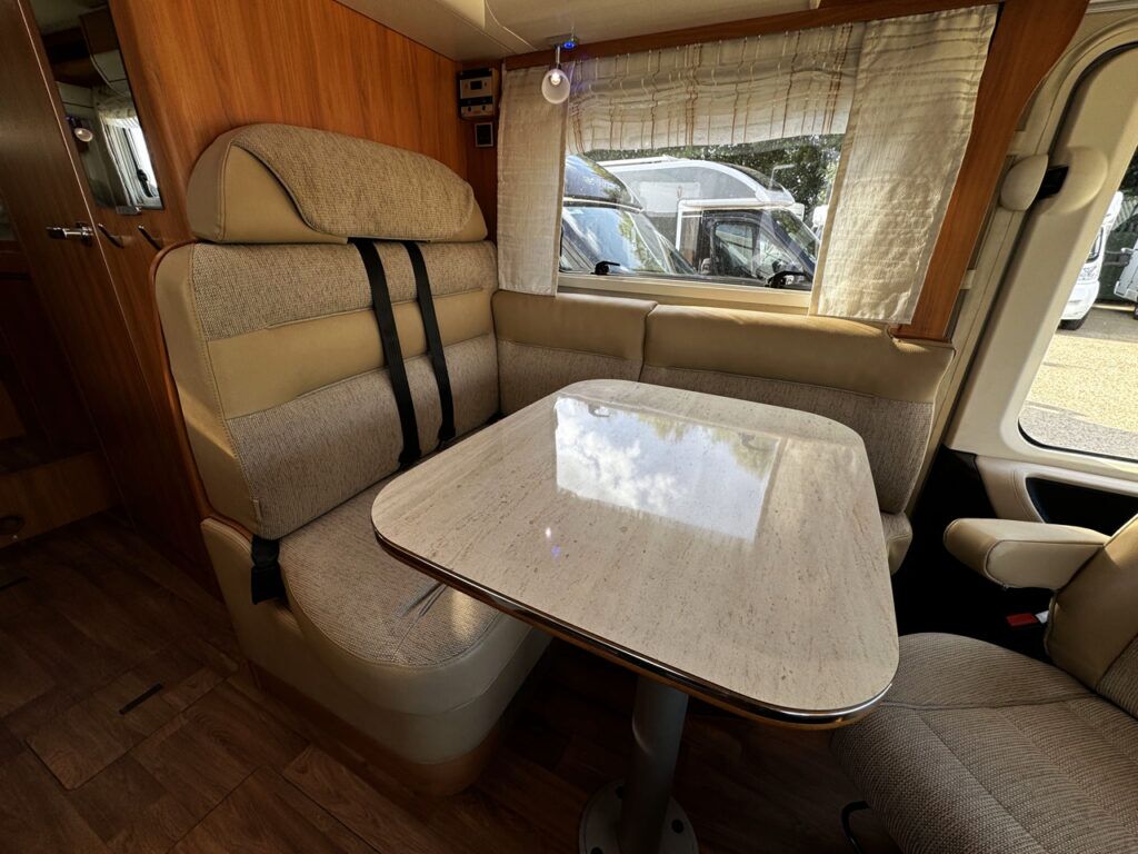 Hymer B588 DL