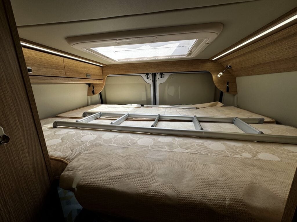 Auto-Trail V-Line 669