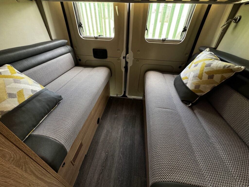 Auto-Trail V-Line 669