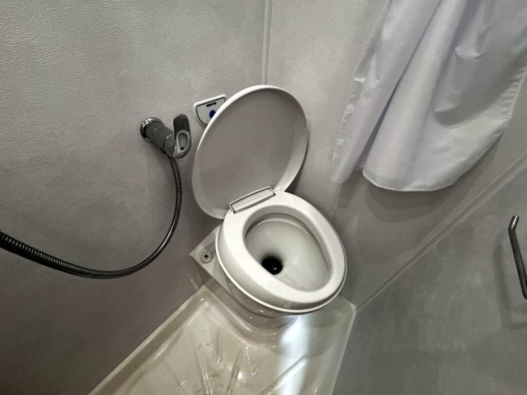 Auto-Trail V-Line 669