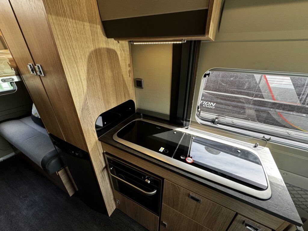 Auto-Trail V-Line 669