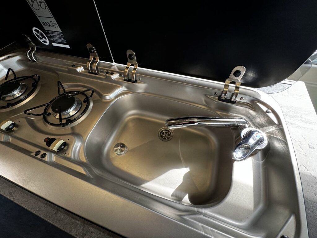 Auto-Trail V-Line 669