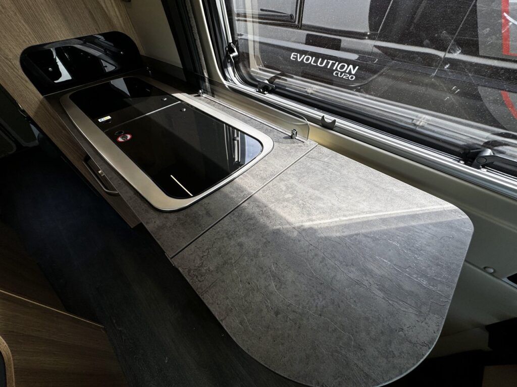 Auto-Trail V-Line 669