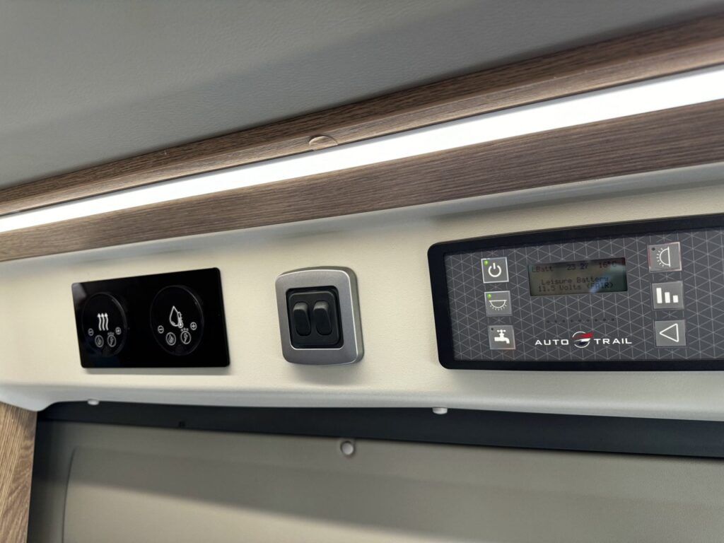 Auto-Trail V-Line 669