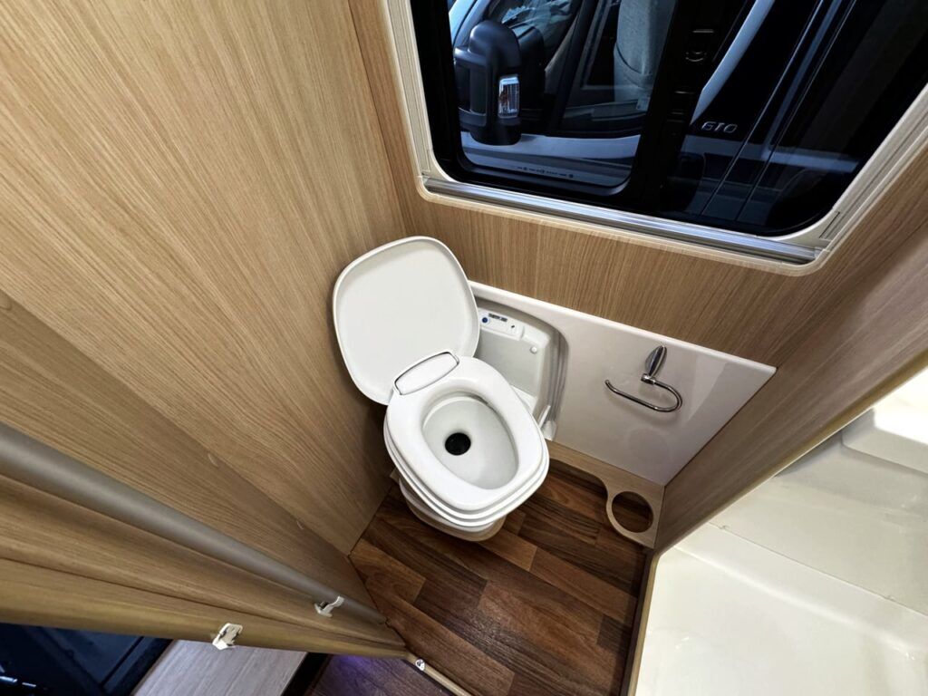 Auto-Sleepers Warwick XL