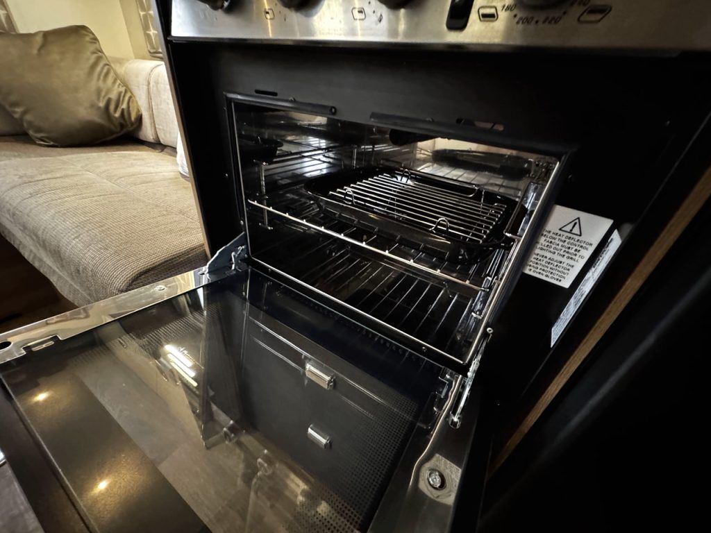 Swift Champagne C404