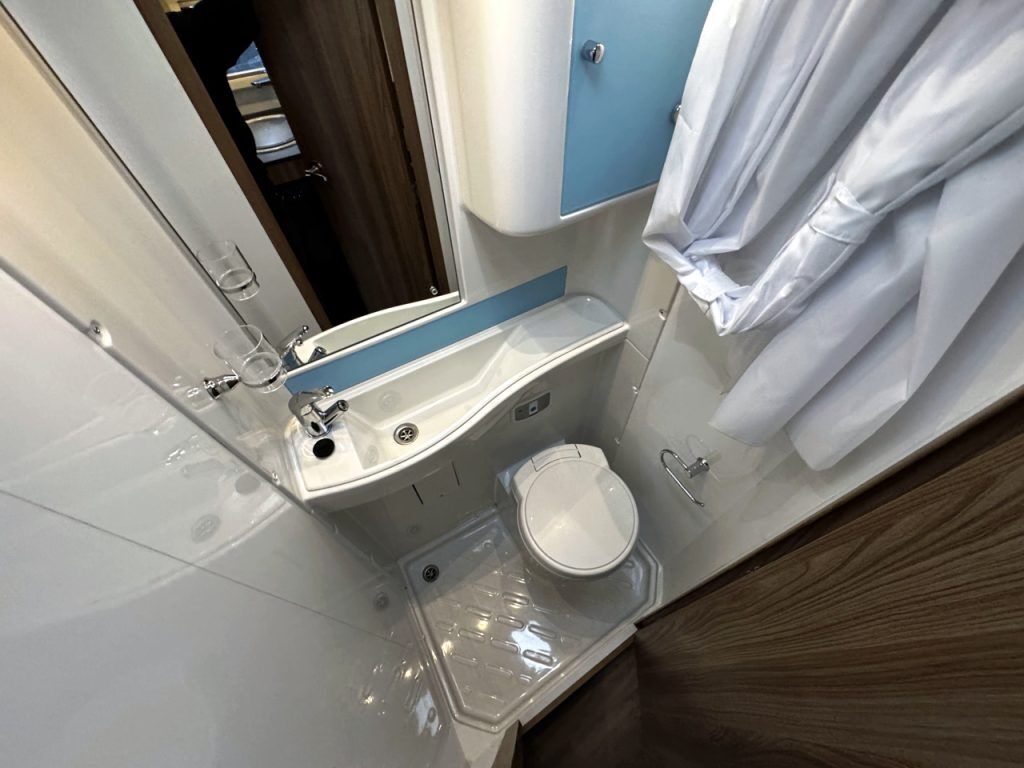 Swift Champagne C404