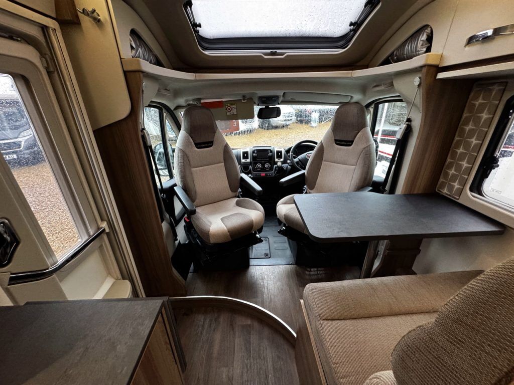 Swift Champagne C404