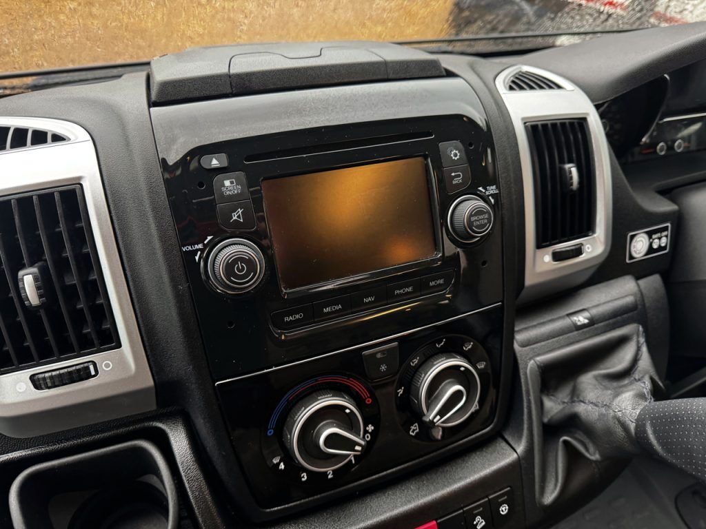 Swift Champagne C404