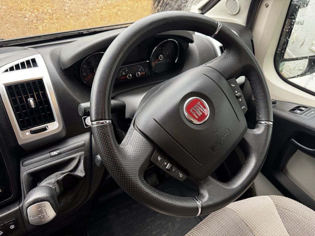 Swift Champagne C404