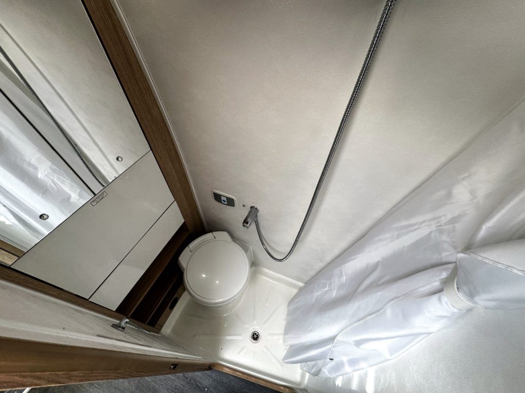 Auto-Trail V-Line 635 Sport