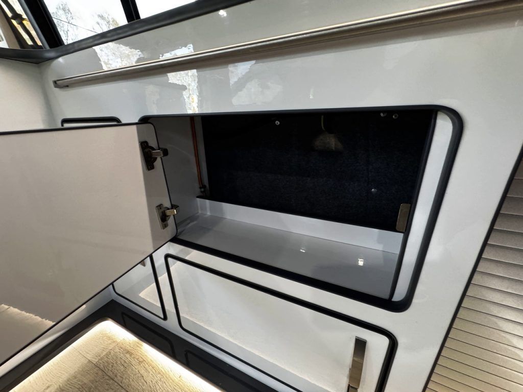 Volkswagen T6.1 Highline LWB Platinum Wave