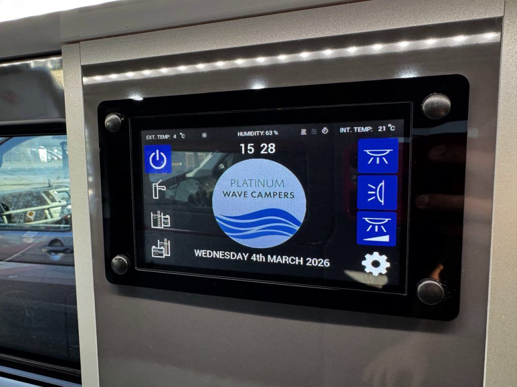 Volkswagen T6.1 Highline LWB Platinum Wave