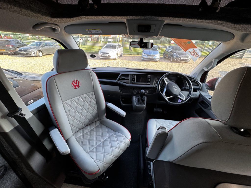 Volkswagen T6.1 Highline LWB Platinum Wave