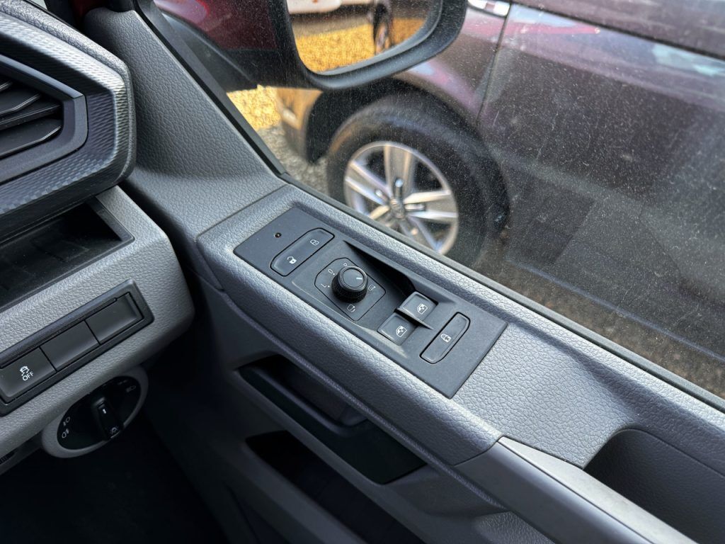 Volkswagen T6.1 Highline LWB Platinum Wave