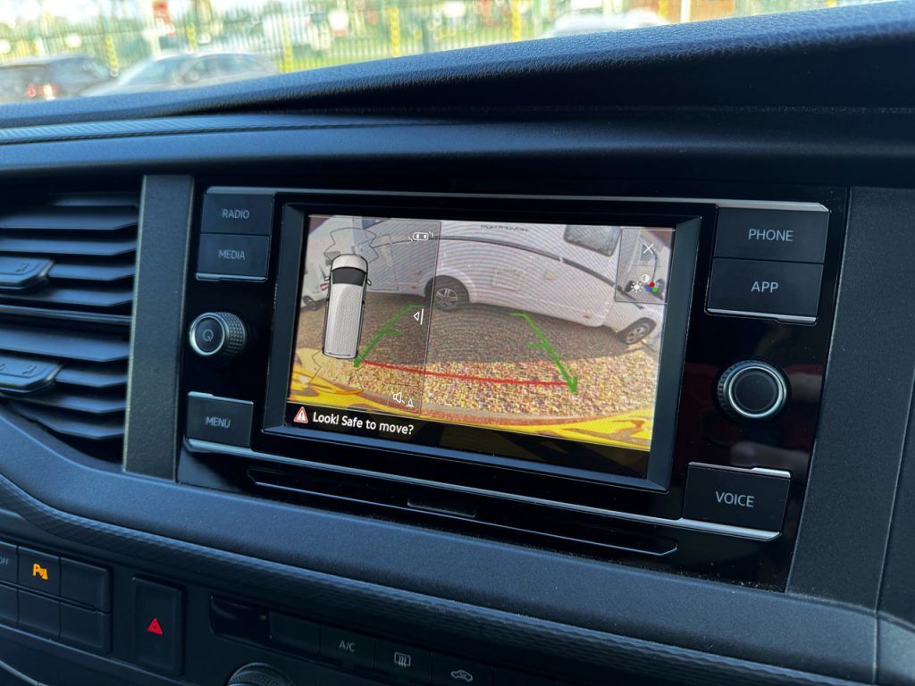 Volkswagen T6.1 Highline LWB Platinum Wave