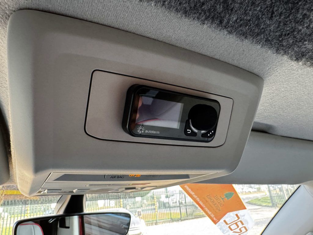 Volkswagen T6.1 Highline LWB Platinum Wave