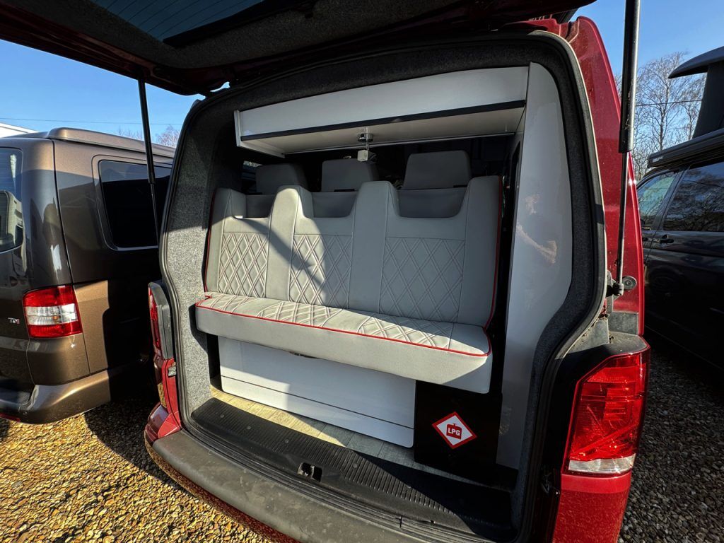 Volkswagen T6.1 Highline LWB Platinum Wave