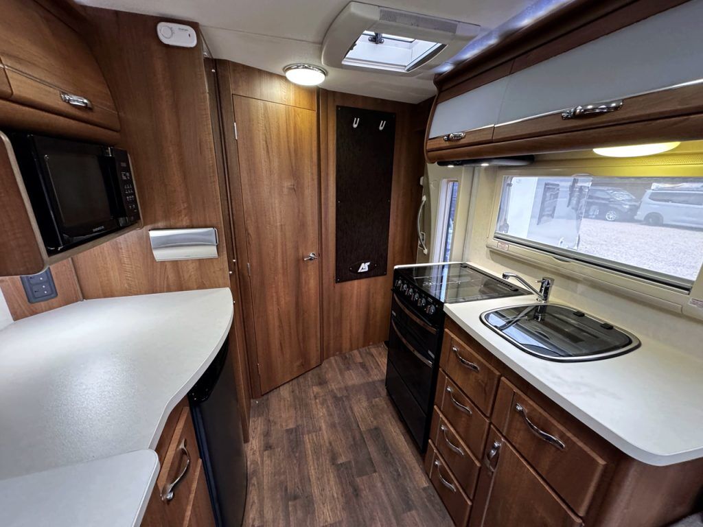 Auto-Sleepers Broadway EK