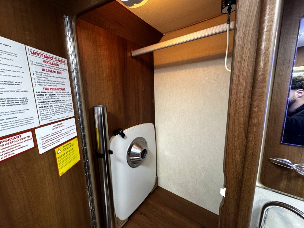 Auto-Sleepers Broadway EK