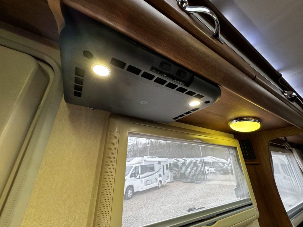 Auto-Sleepers Broadway EK